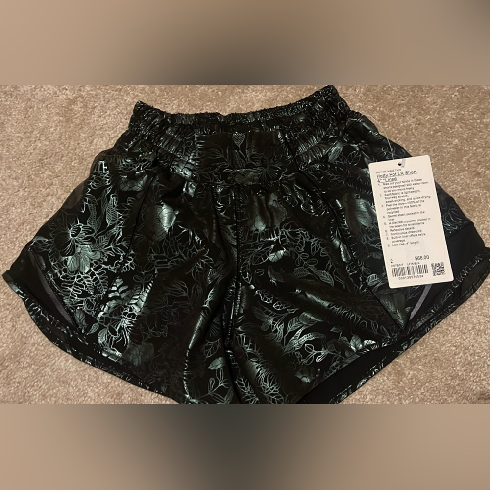 Lululemon hotty 4” lined shorts